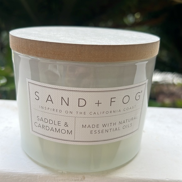 Saddle & Cardamon Scented Candle - Picture 9 of 10